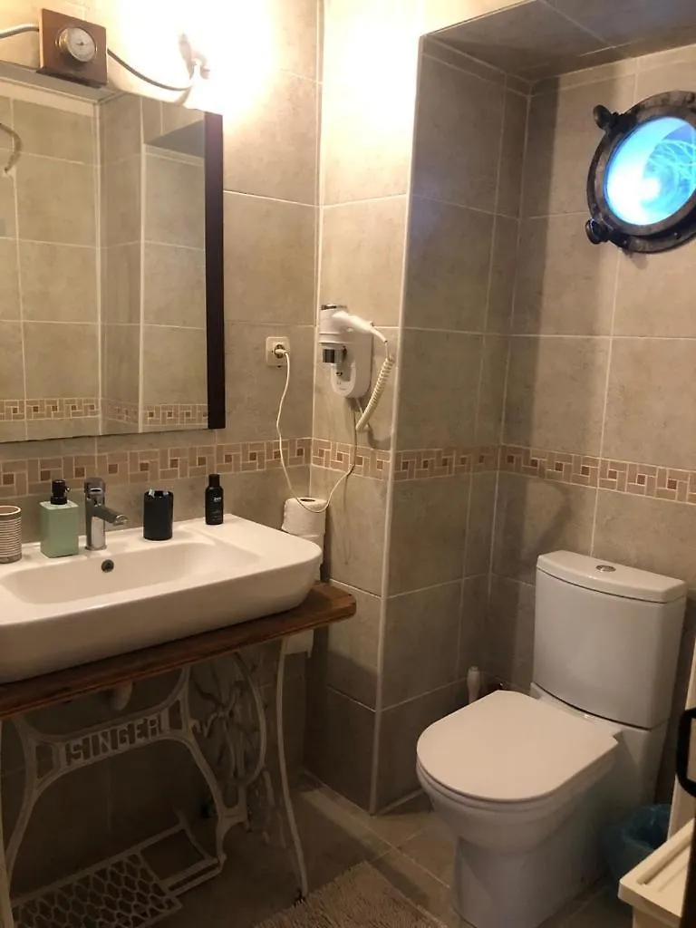Antalya Kaleici Muestakil Kisiye Oezel Bahceli Muestakil Villa