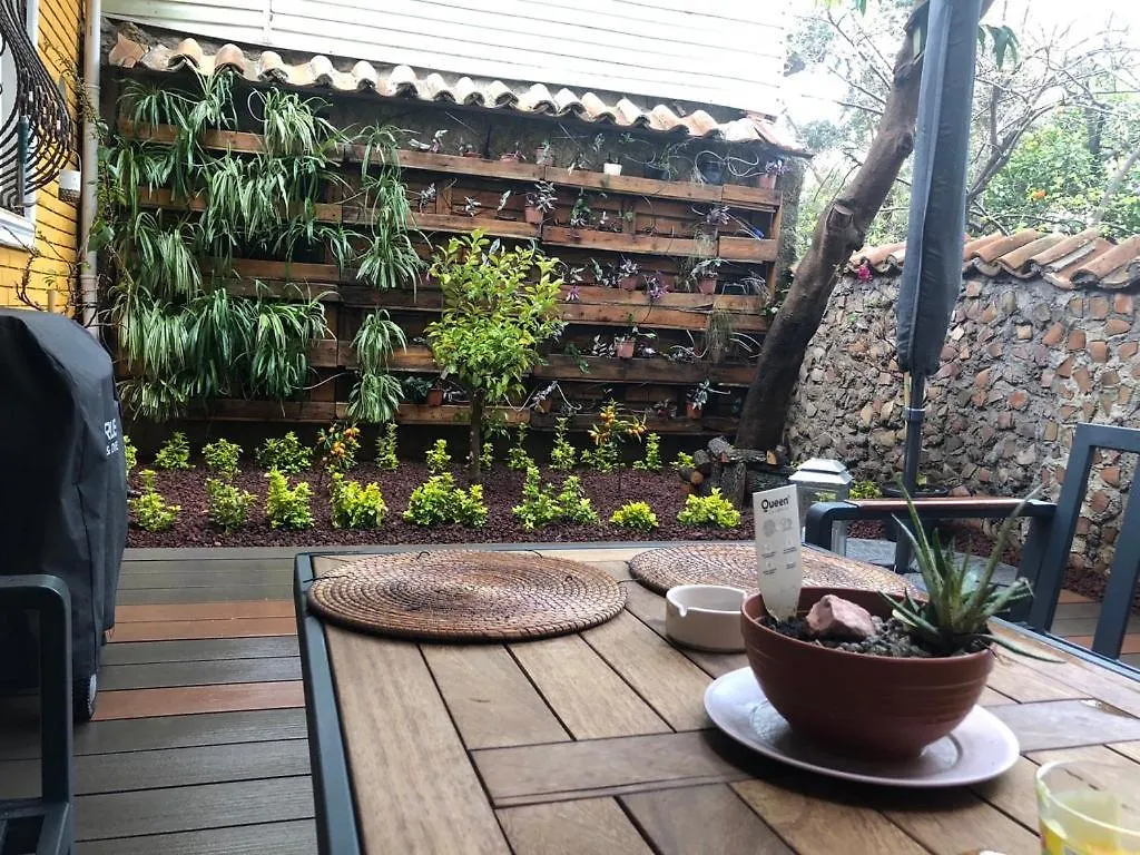 Antalya Kaleici Muestakil Kisiye Oezel Bahceli Muestakil Villa